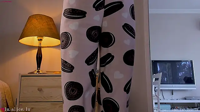 Snapshot of alicelu_ chatting on 4, 3, 2025 alicelu online show from 4, 3, 2025