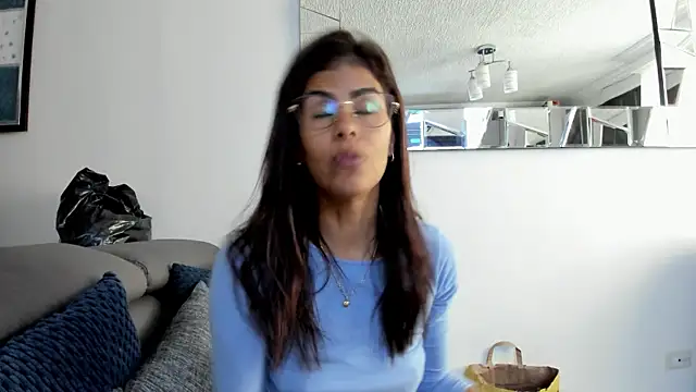 karlina charlotte1 online show from 3, 3, 2025