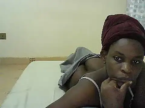 princess-cutie12 online show from 21, 3, 2025