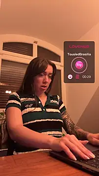 emiliasommer online show from 2, 10, 2025