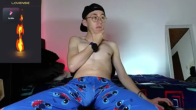 Snapshot of Elian_Cooper chatting on 10, 12, 2024 Elian Cooper online show from 10, 12, 2024