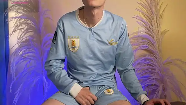 Snapshot of Elian_Cooper chatting on 24, 1, 2025 Elian Cooper online show from 24, 1, 2025