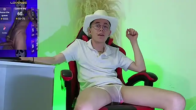 Snapshot of Elian_Cooper chatting on 21, 9, 2025 Elian Cooper online show from 21, 9, 2025