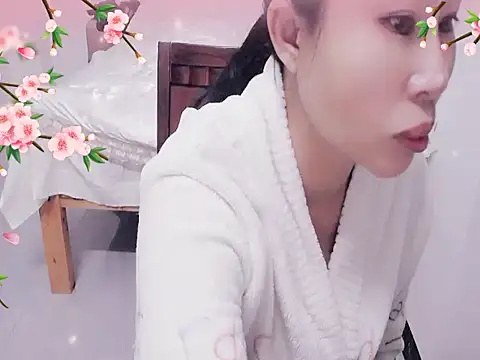 Snapshot of xiaoxuer chatting on 7, 3, 2025 xiaoxuer online show from 7, 3, 2025