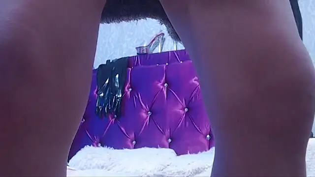 AyshaScott online show from 1, 4, 2026