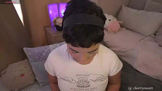 Cheerrysweett online show from 11, 3, 2026