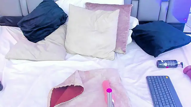 Emily Gil1 online show from 6, 2, 2025