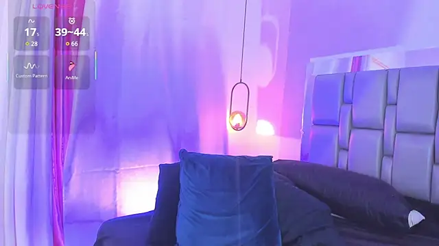 Snapshot of Emily_Gil1 chatting on 21, 12, 2025 Emily Gil1 online show from 21, 12, 2025