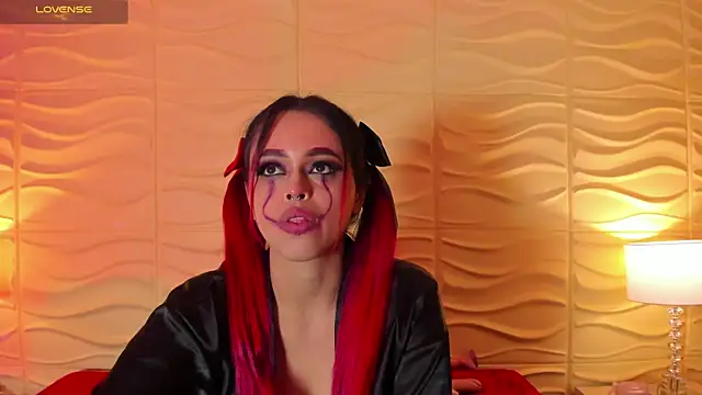 Snapshot of EvaaFoxxy1 chatting on 12, 10, 2025 EvaaFoxxy1 online show from 12, 10, 2025
