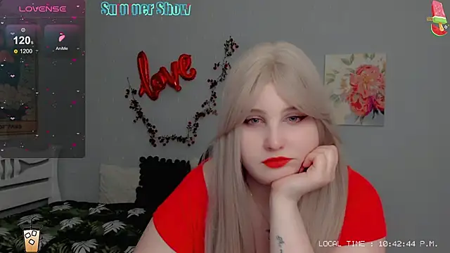 Crystal Chris online show from 5, 3, 2025