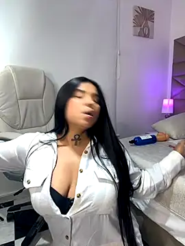 Snapshot of Bianca__69 chatting on 13, 9, 2025 Bianca 69 online show from 13, 9, 2025