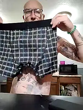 Snapshot of Smurfschmidt chatting on 2, 2, 2025 Smurfschmidt online show from 2, 2, 2025