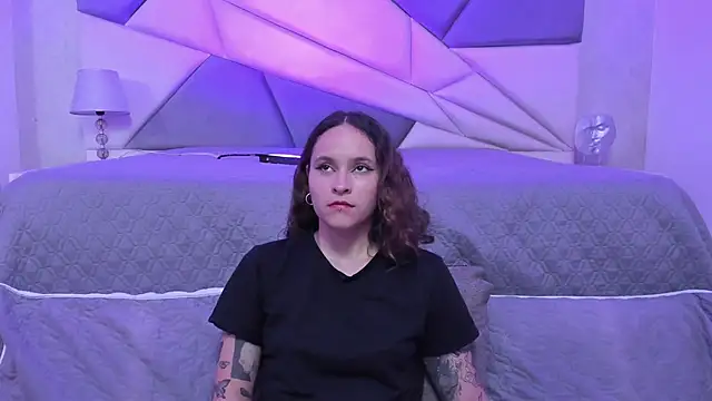 AnnyThompson  online show from 1, 12, 2024