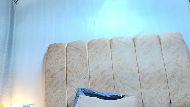 Zoe Curvy online show from 19, 1, 2026