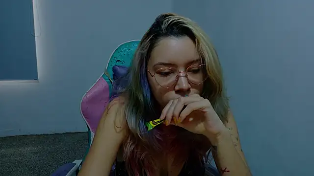 Snapshot of WandaDoll chatting on 7, 4, 2026 WandaDoll online show from 7, 4, 2026