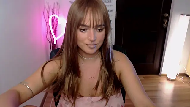 Snapshot of ChloeJewel1 chatting on 1, 12, 2025 ChloeJewel1 online show from 1, 12, 2025