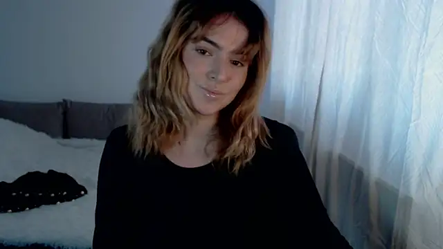 Snapshot of ChloeJewel1 chatting on 5, 4, 2026 ChloeJewel1 online show from 5, 4, 2026