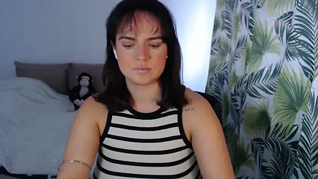 Snapshot of ChloeJewel1 chatting on 2, 5, 2026 ChloeJewel1 online show from 2, 5, 2026