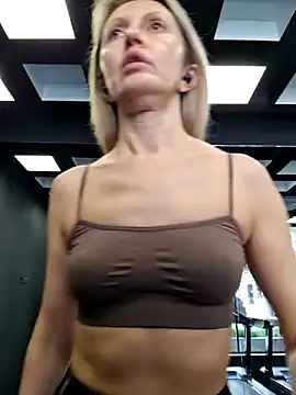 Miss    Mia  online show from 1, 2, 2025