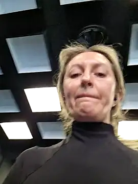 Miss    Mia  online show from 7, 2, 2025