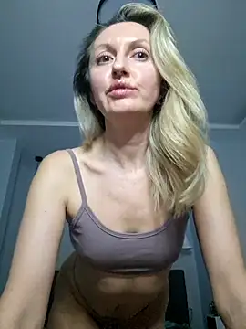 Miss    Mia  online show from 5, 3, 2025