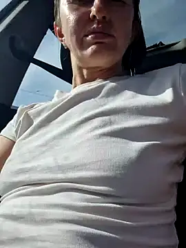 Miss    Mia  online show from 17, 9, 2025