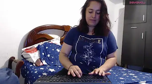 MagicStephany  online show from 5, 3, 2025