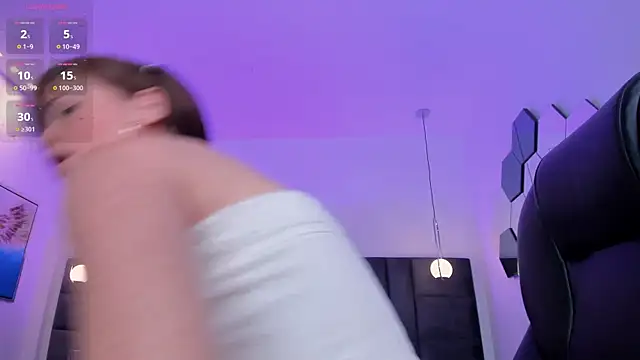 CorinneRusso online show from 5, 2, 2025