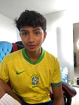 Leonarrrd 01 online show from 4, 11, 2025