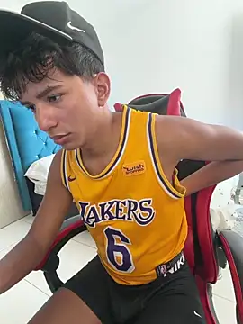 Leonarrrd 01 online show from 3, 3, 2026