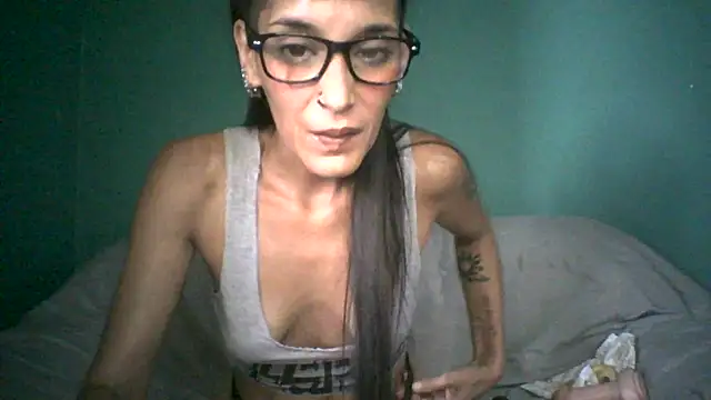 Sofii floyd  online show from 6, 1, 2025