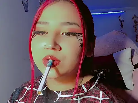 Snapshot of madisonx17 chatting on 31, 10, 2025 madisonx17 online show from 31, 10, 2025