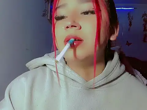 Snapshot of madisonx17 chatting on 5, 11, 2025 madisonx17 online show from 5, 11, 2025