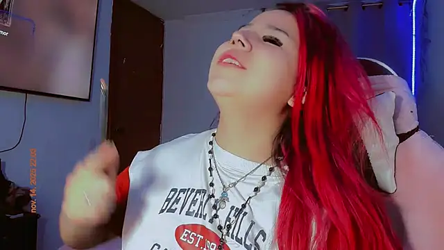 Snapshot of madisonx17 chatting on 15, 11, 2025 madisonx17 online show from 15, 11, 2025