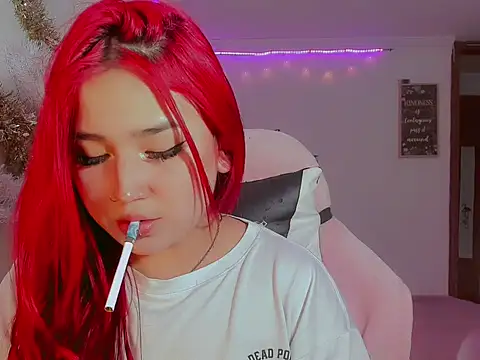 Snapshot of madisonx17 chatting on 17, 12, 2025 madisonx17 online show from 17, 12, 2025