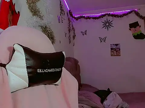 Snapshot of madisonx17 chatting on 11, 1, 2026 madisonx17 online show from 11, 1, 2026