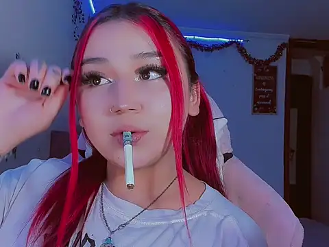 Snapshot of madisonx17 chatting on 6, 2, 2026 madisonx17 online show from 6, 2, 2026