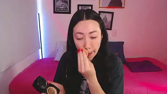 lilyy evanss online show from 19, 2, 2025