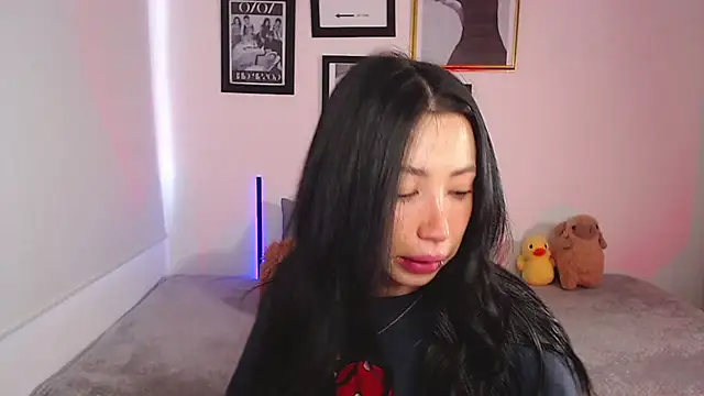 lilyy evanss online show from 21, 3, 2025