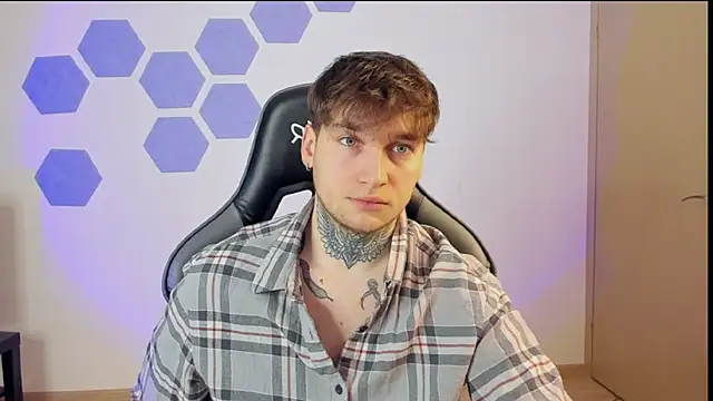 Chris Tyson online show from 3, 2, 2025