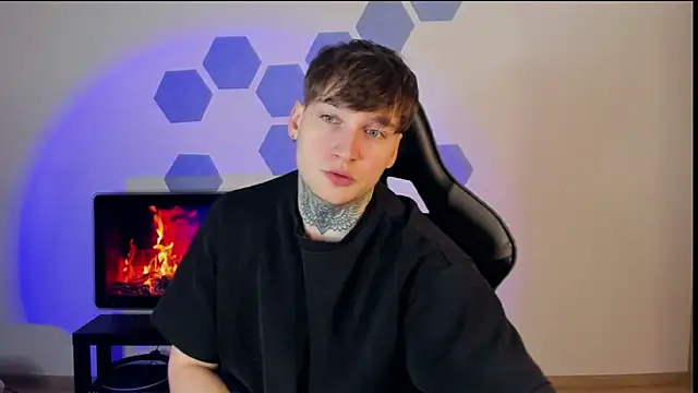 Chris Tyson online show from 5, 3, 2025