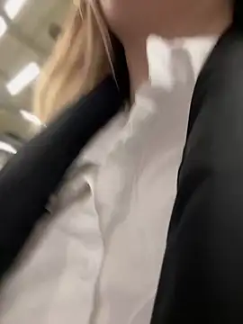 LoraaDoll online show from 6, 10, 2025