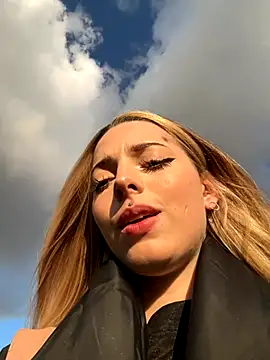 LoraaDoll online show from 18, 10, 2025