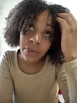 Snapshot of Julia_Pretinha chatting on 5, 5, 2026 Julia Pretinha online show from 5, 5, 2026