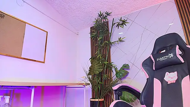 Fluffy Bubble21 online show from 2, 3, 2026