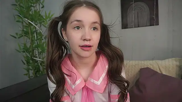 AmiLewis online show from 1, 2, 2025