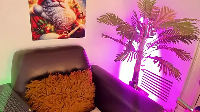 Miia Thompsonn online show from 6, 12, 2024