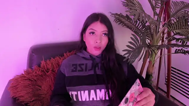 Miia Thompsonn online show from 22, 1, 2025