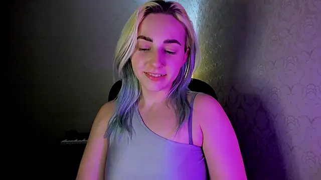 Snapshot of coraline_meow chatting on 19, 12, 2024 coraline meow online show from 19, 12, 2024