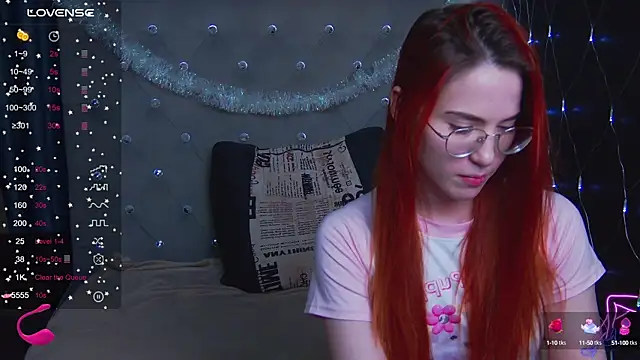 Snapshot of EmilyKents chatting on 23, 12, 2024 EmilyKents online show from 23, 12, 2024